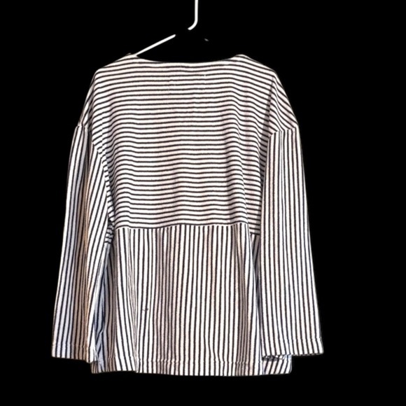 NWOT-Striped Women's Sweatshirt - Picture 3 of 11